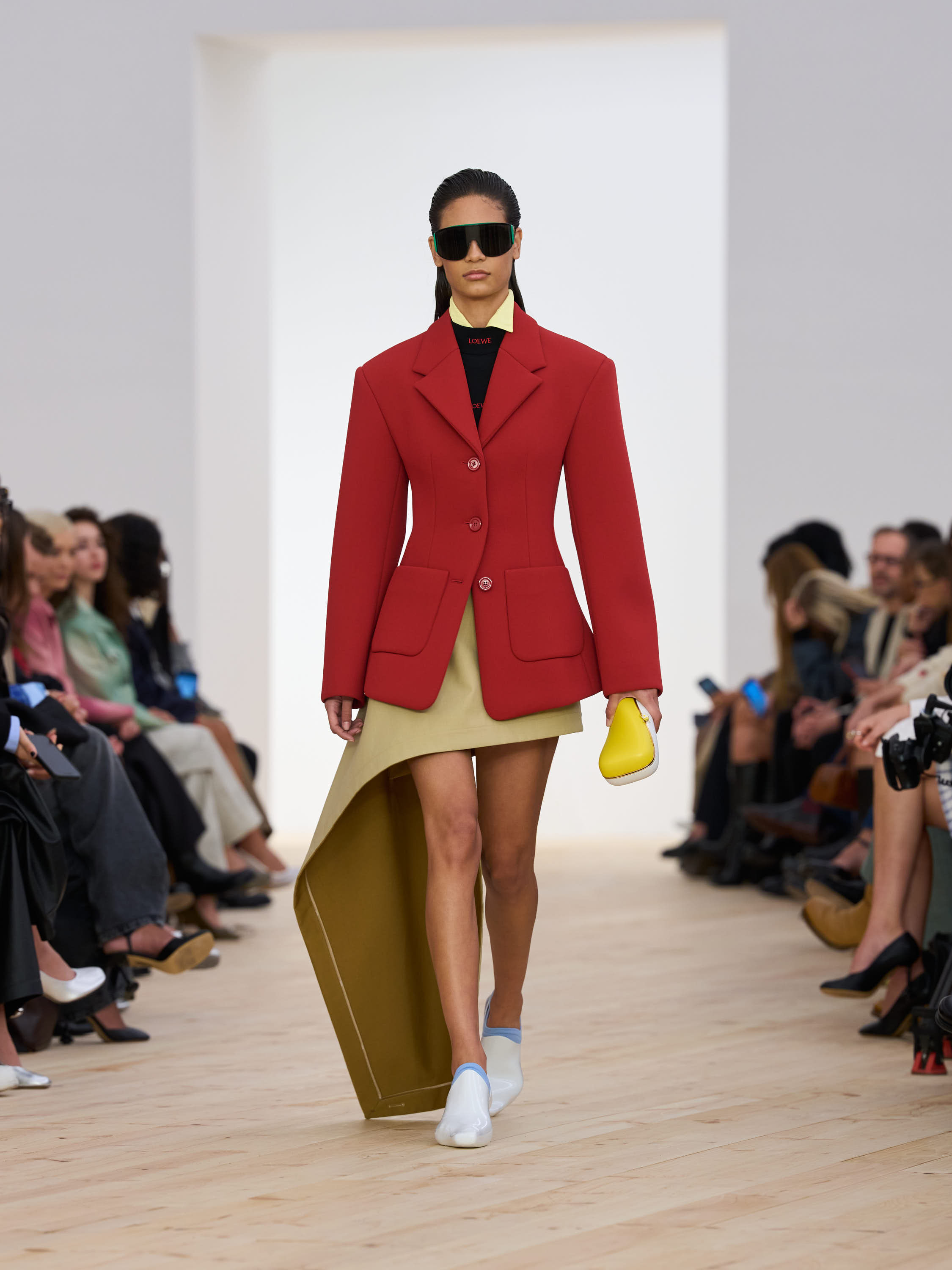LOEWE Women's Runway Show Look Review - SS26 - LOEWE